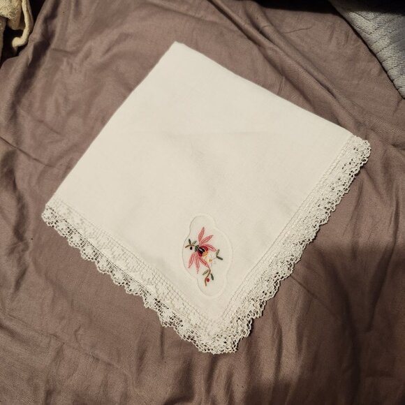 Handmade Vintage Linen Napkins Set Of 12 With Embroidered Floral Detail & Lace T - Picture 2 of 15